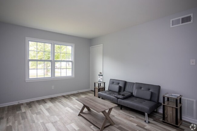 Interior Photo - Dalecrest Place