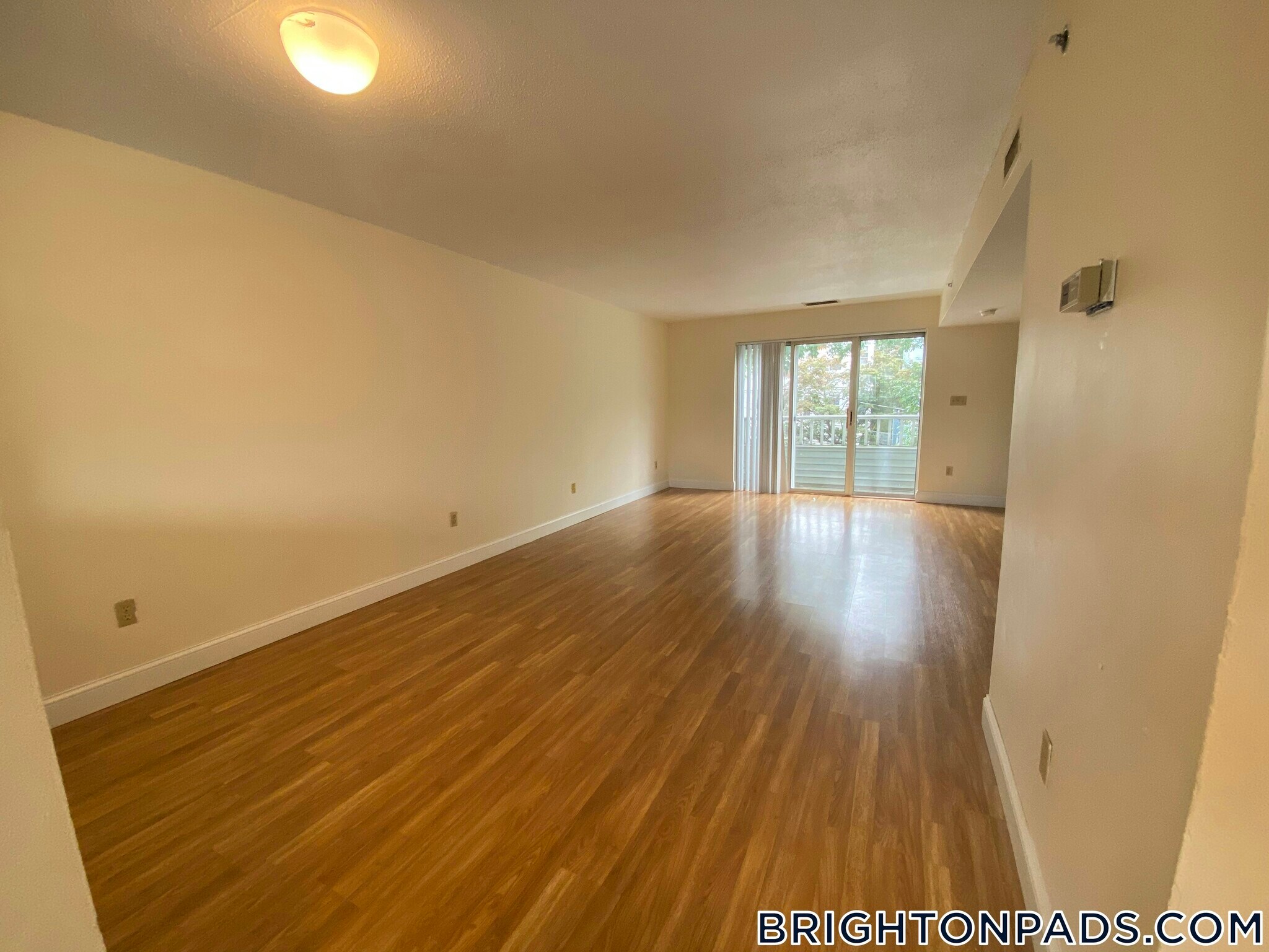 Building Photo - 140 N Beacon St