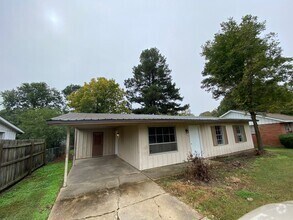 Building Photo - Remodeled 3bed/2bath house