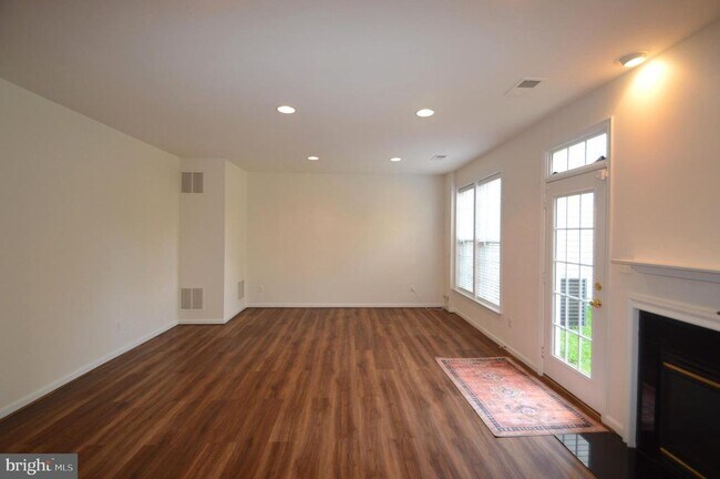 Building Photo - 24600 Siltstone Square