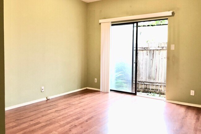 Building Photo - PRE-LEASE 2025/2026: Windtree Condos 60% C...