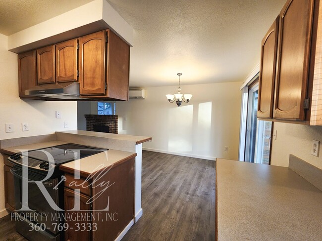Building Photo - Remodeled w Heat Pump and Large Deck