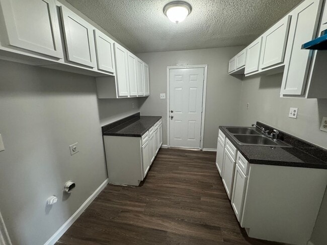 Building Photo - 3402 Sunnyfield Cove