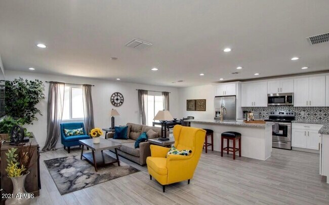 Building Photo - 5735 S 12th Ln