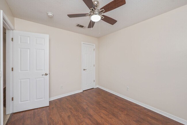 Building Photo - 7648 Chablis Cir