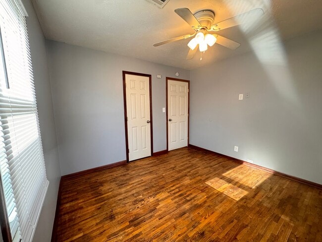 Building Photo - 3 bed, 1 bath