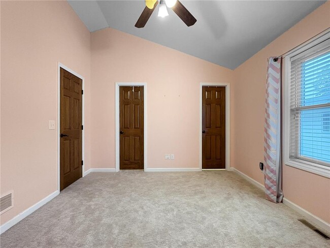 Building Photo - 4407 Curve Ave