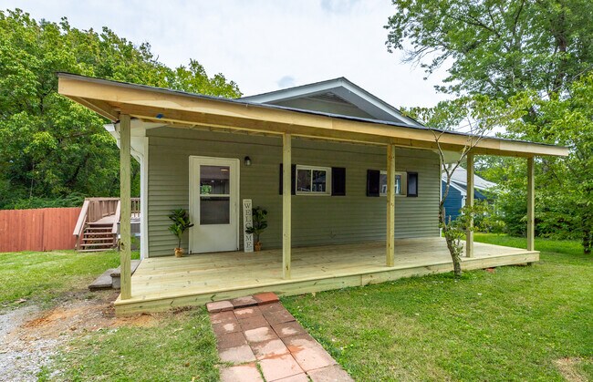 Exterior - 219 Vreeland St