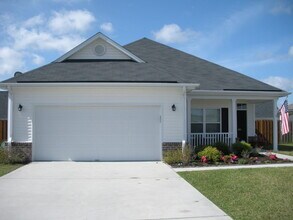 Building Photo - In the Heart of Richmond Hill - Available on  4/7/26