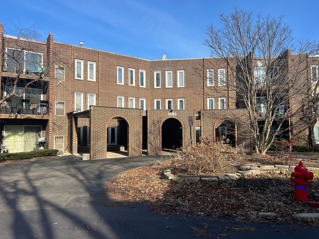 Primary Photo - 1430 Sandstone Dr