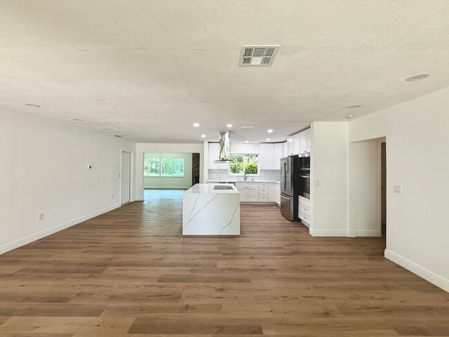 Building Photo - Unique & Renovated 3 Bedroom, 2 and 2 Half...