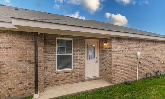 Building Photo - Cozy Duplex in Temple, Ready for Move-In!