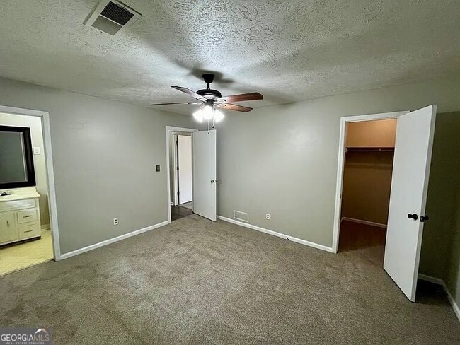 Building Photo - 119 Longview Rd