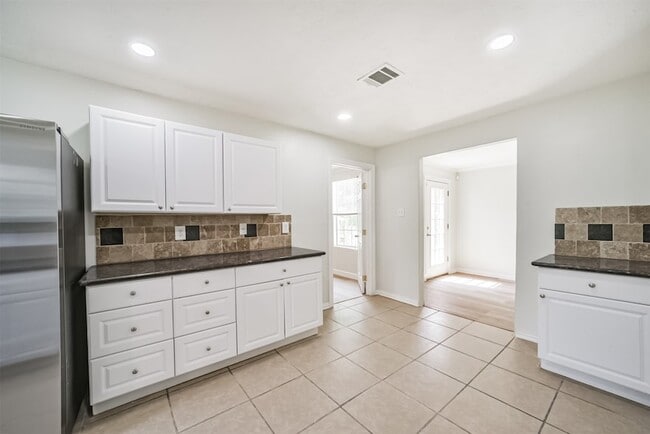 Building Photo - 1510 Tarley St