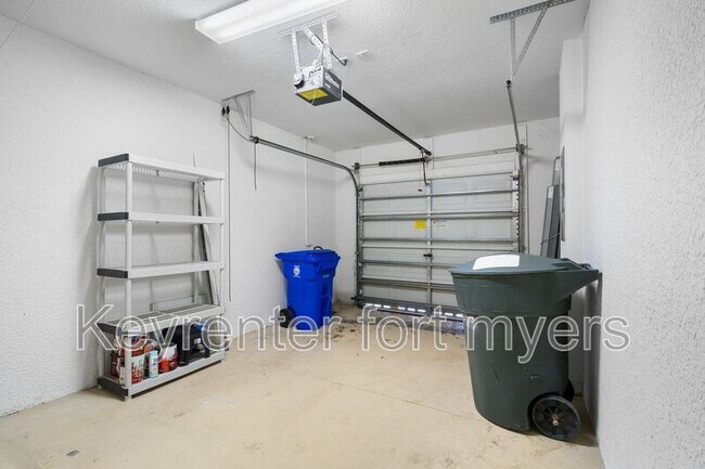 Building Photo - 8535 Athena Ct