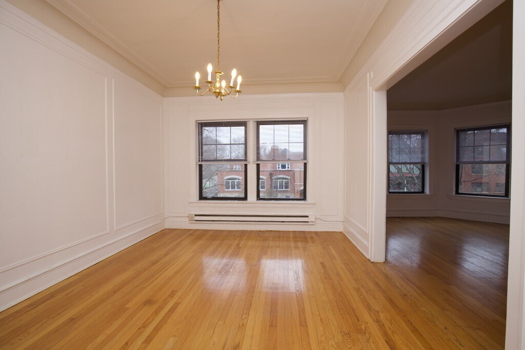 Building Photo - 1238 Oak Ave