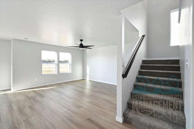 Building Photo - 3891 N Chelmsford Ave