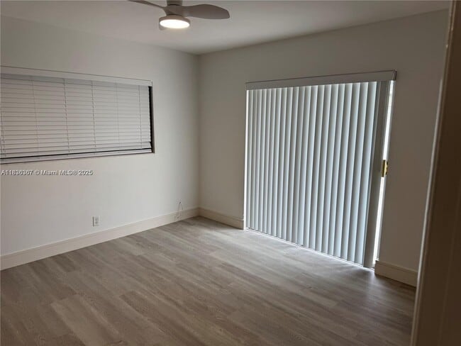 Building Photo - 411 Northlake Dr