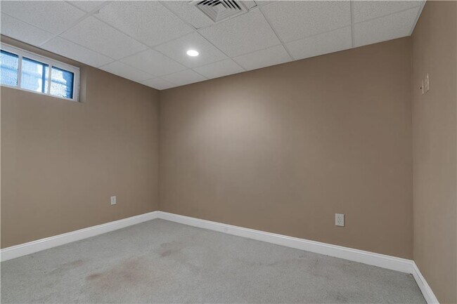 Building Photo - 98 Butler Ave