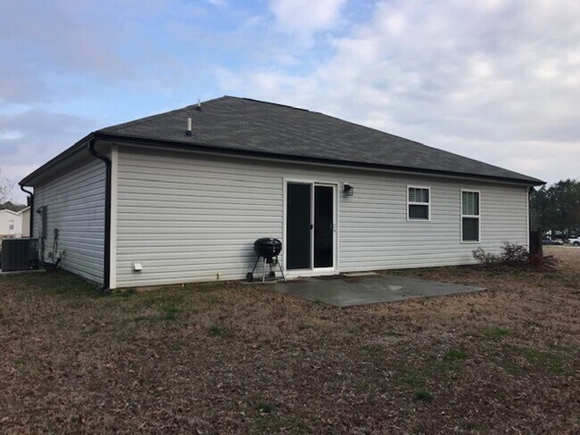Building Photo - 111 Hunters Landing Dr