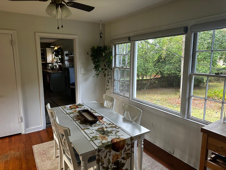 Building Photo - 1334 Columbia Dr