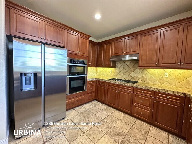 Building Photo - 1386 Gordon Ln