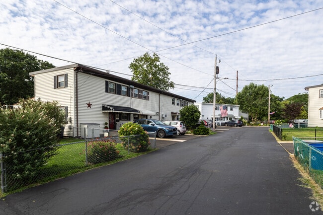 Building Photo - Pennypack Woods Home Ownership Association