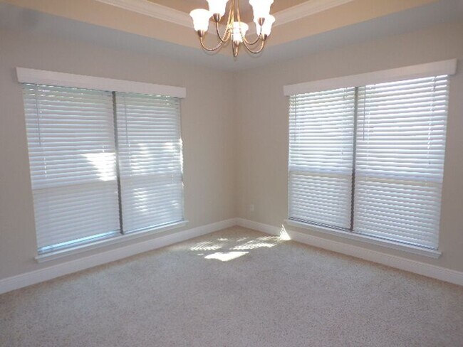 Building Photo - 3624 Laurel Lee Blvd