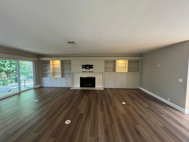 Building Photo - Coming Soon! Cozy home in South Pasadena.