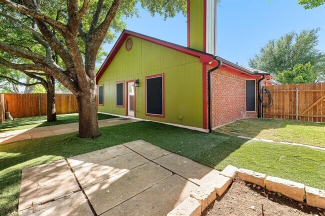 Building Photo - 1229 Laurelleaf Dr