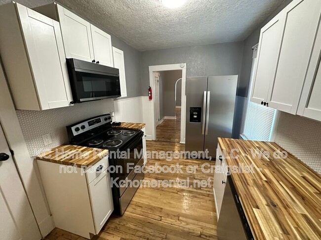 Building Photo - 5233 E 6 St