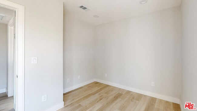 Building Photo - 236 Rosemont Ave