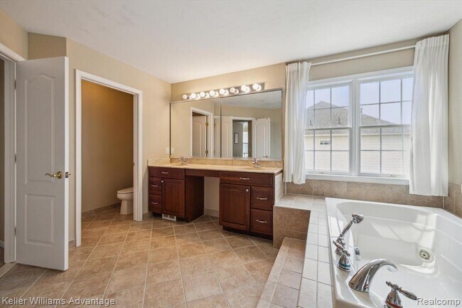 Building Photo - 24323 Bellingham Dr