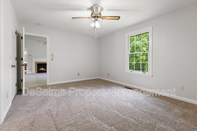 Building Photo - 3204 Blackwood Dr