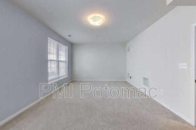 Building Photo - 2133 Little Sorrel Way