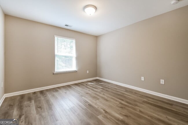 Building Photo - 93 Moss Way