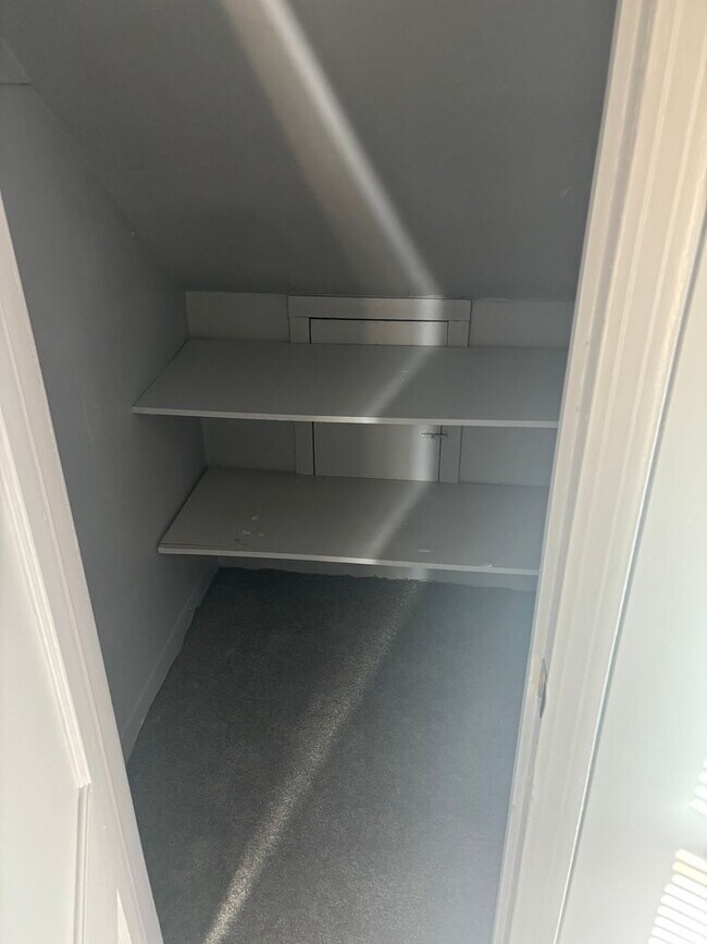 Building Photo - Updated Home In Detroit