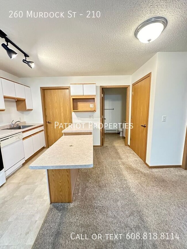 Building Photo - 1 bedroom/ 1 bath apartment in Tomah, WI