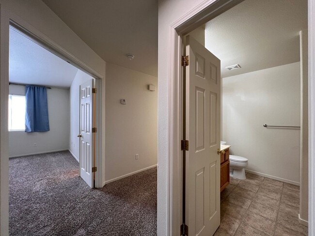 Building Photo - Centrally located 3 bedroom home in Fernley- 3 car garage