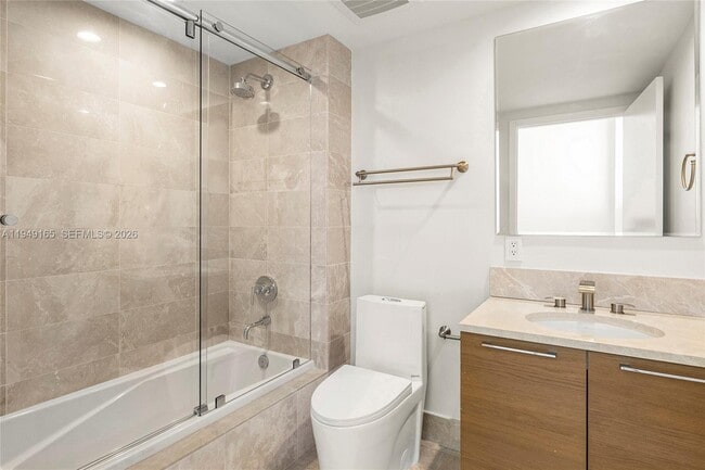 Building Photo - 17001 Collins Ave