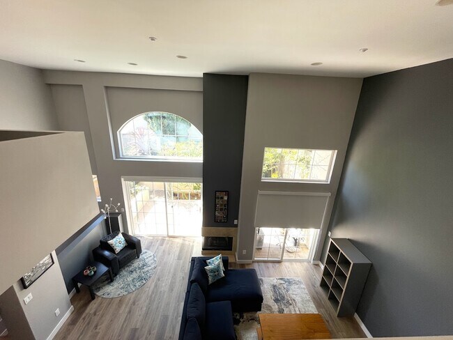 Mezzanine view - 1513 Berkeley St
