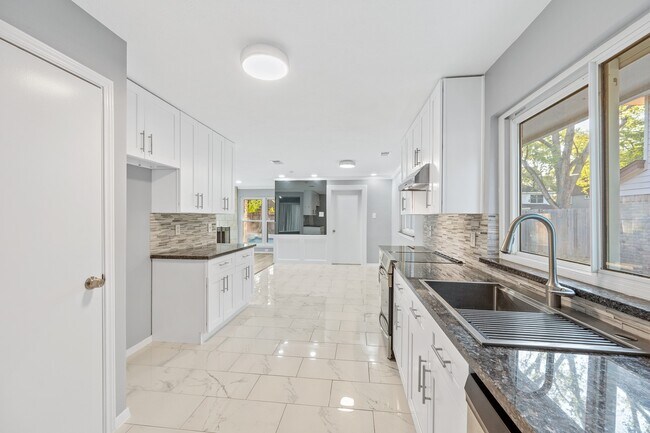 Building Photo - 1363 Westgreen Blvd