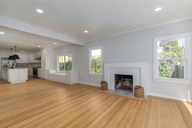 Building Photo - Beautiful Historic Home Meets Modern Luxury in San Leandro