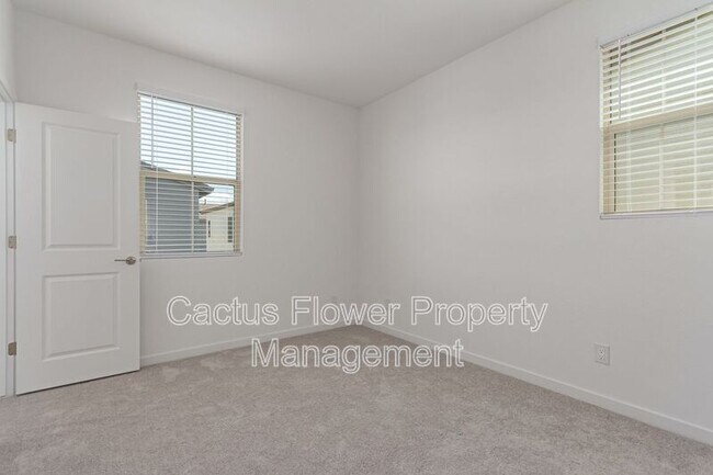 Building Photo - 4740 S Ferric