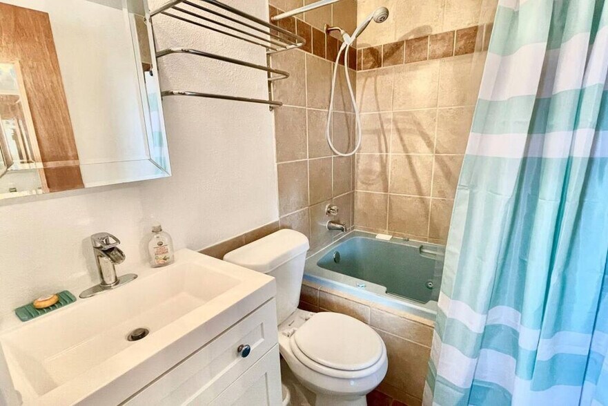 Building Photo - 225 Co Rd 804