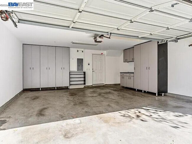 Building Photo - 1503 Jetty Dr