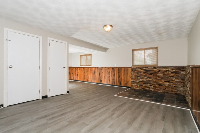 Building Photo - 200 Etta Ave