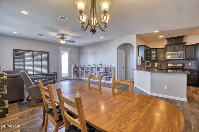 Building Photo - 14837 Harry Flournoy Ave