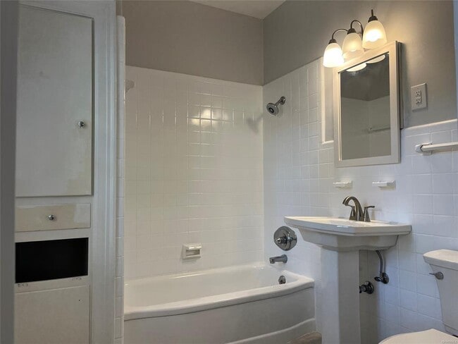 Building Photo - 1244 Gregory Ave