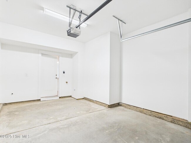 Building Photo - 1251 Shaw View Aly
